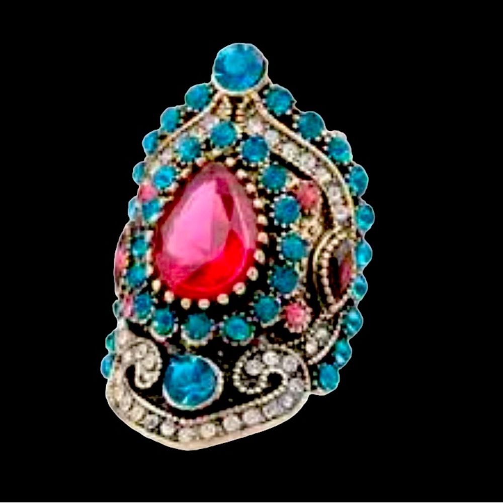Vintage-Styled Statement Ring